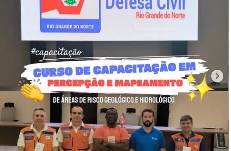 Curso de Capacitação em Percepção e Mapeamento de Áreas de Risco Geológico e Hidrológico.