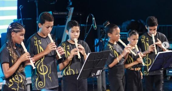 Com fé, harmonia e devoção