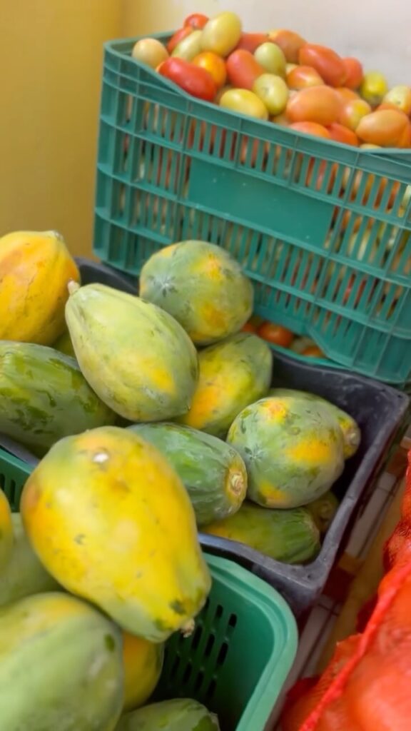 Recebendo nosso hortifruti pela Agricultura Familiar do nosso municio
